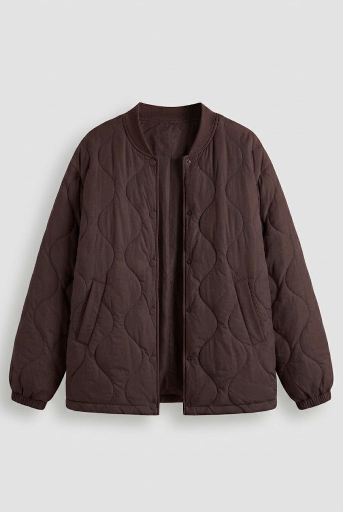 Leichte gesteppte Kurzjacke für Damen mit Wolkensteppung und Druckknopfverschluss