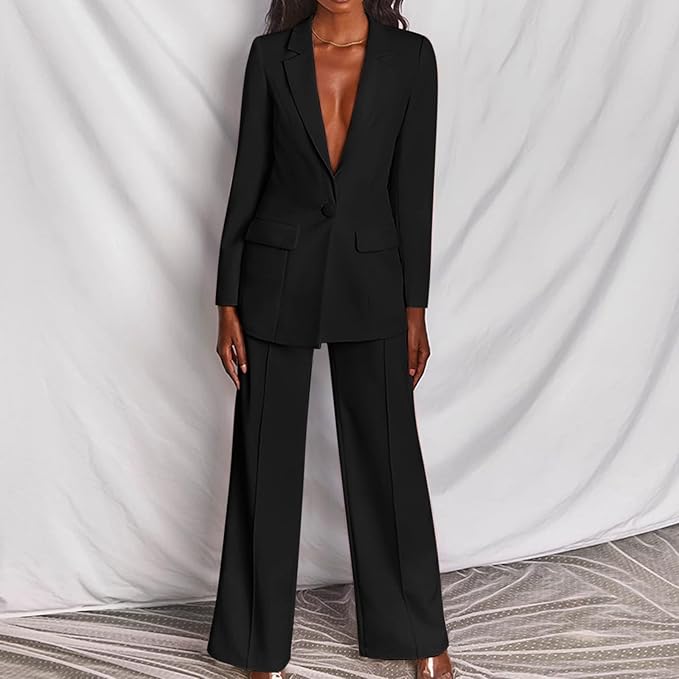 Echoarchiv | Elegantes Ensemble Bestehend Aus Einem Edlen Blazer und Einer Eleganten Hose