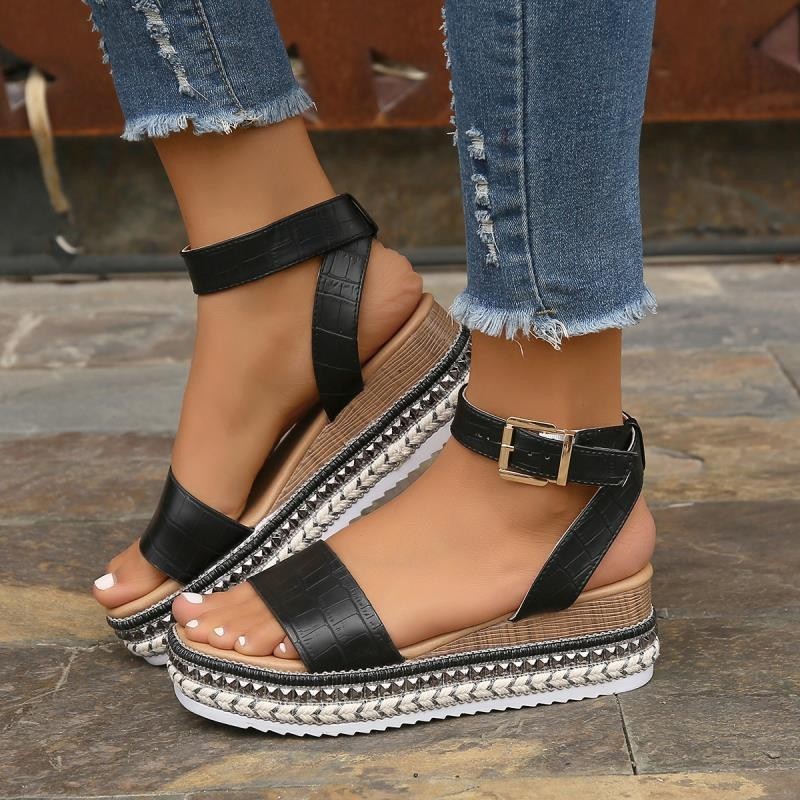 Echoarchiv | Sommer Sandalen mit Schnallenriemen und PlatEchoarchivu