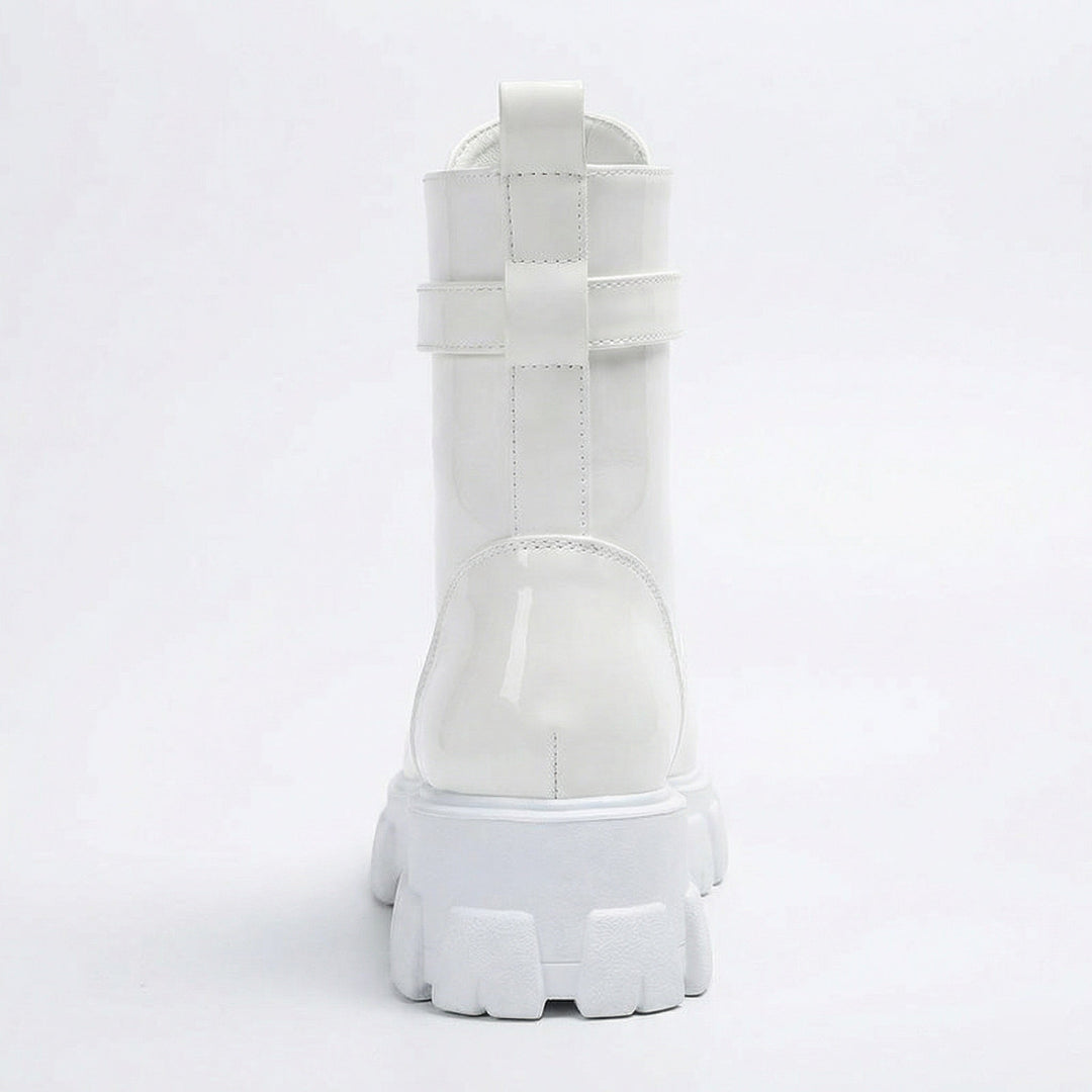 Modische Stiefel für Frauen Echoarchiv
