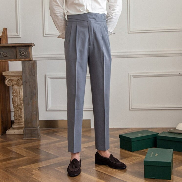 Echoarchiv Classic: Stilvolle Hose mit Schnalle