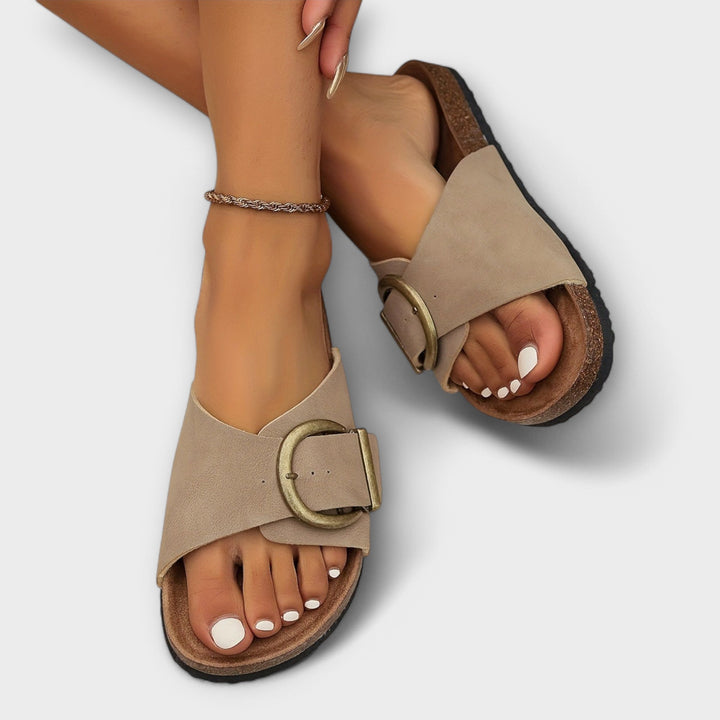 Echoarchiv | Bequeme Sandalen für warme Tage