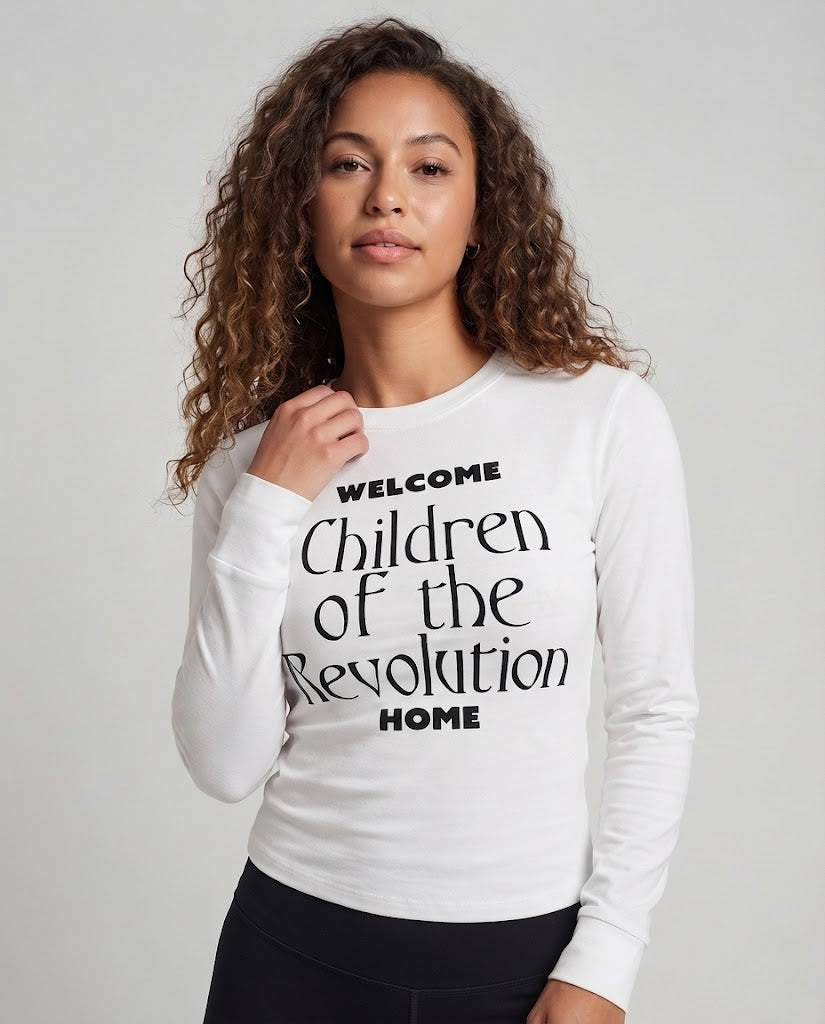 Damen Enganliegendes Cropped-Langarmshirt mit Statement-Print Echo Archiv