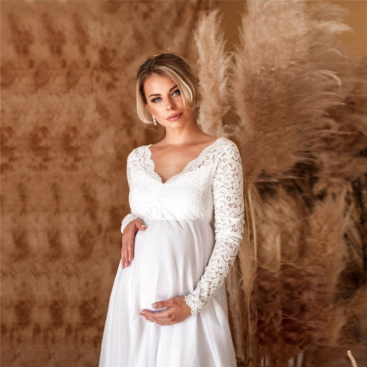 Echoarchiv | Elegantes Spitzen-Maxikleid für Schwangere