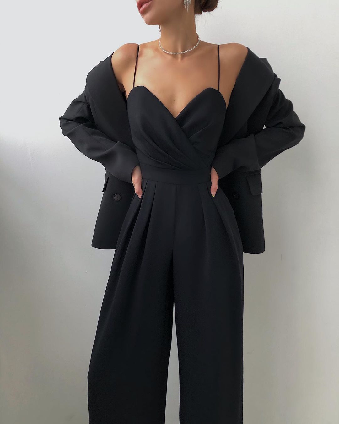 Echoarchiv | Damen Eleganter Fließender Jumpsuit mit Spaghettibändern für Festliche Anlässe