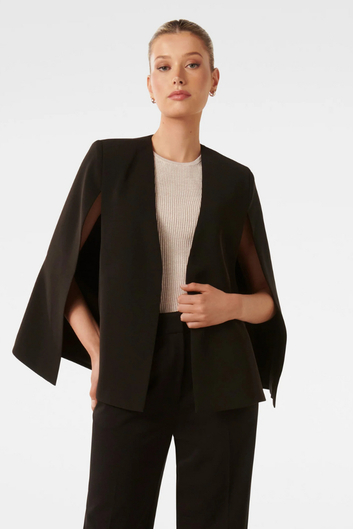Echoarchiv | Eleganter Cape-Hut für Damen