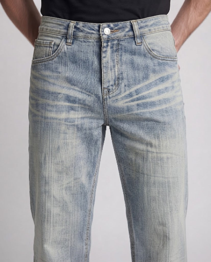 Herren Ultraweit geschnittene Vintage-Denim-Jeans mit Saumstapel und Whisker-Details Echo Archiv