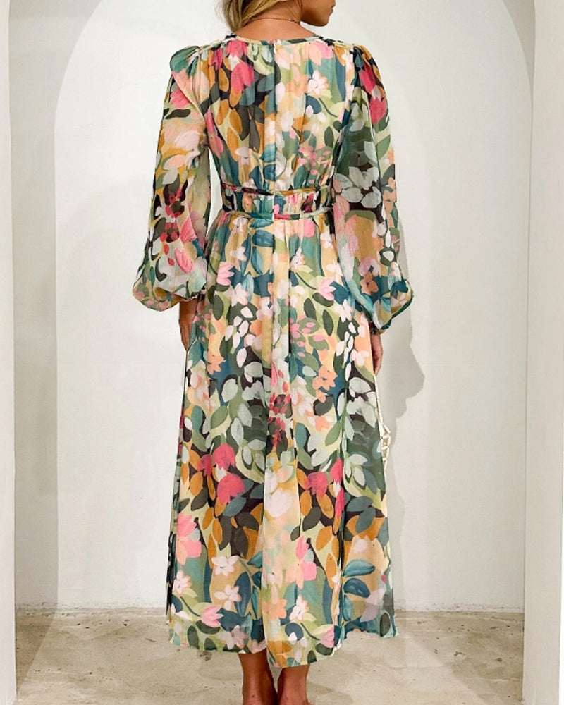 Echoarchiv | Elegantes Kleid mit Blumendruck und V-Ausschnitt