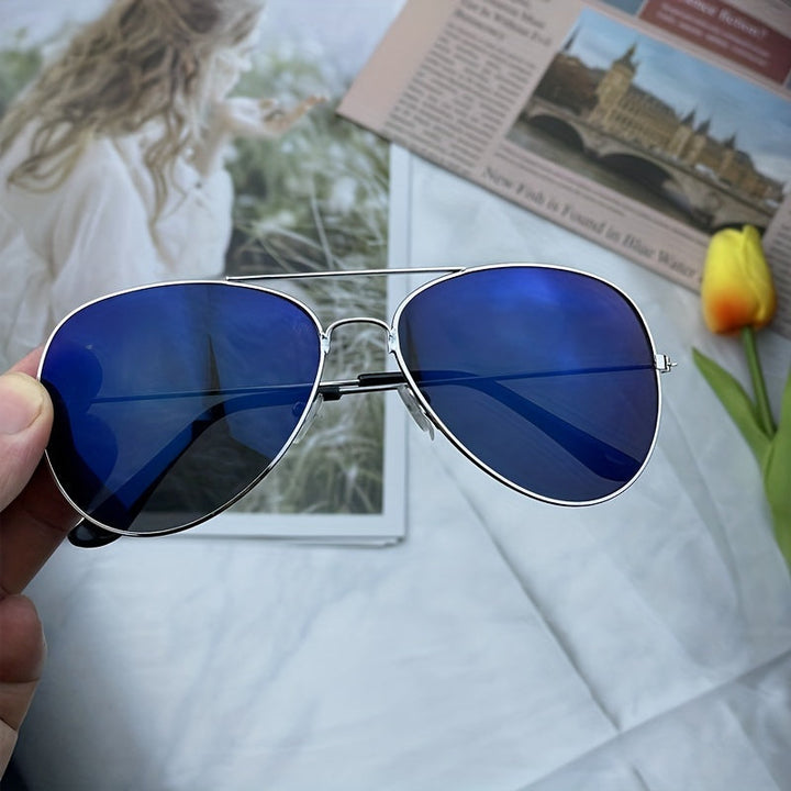 Echoarchiv | Klassische Aviator-Sonnenbrille mit Goldenem Rahmen für Damen