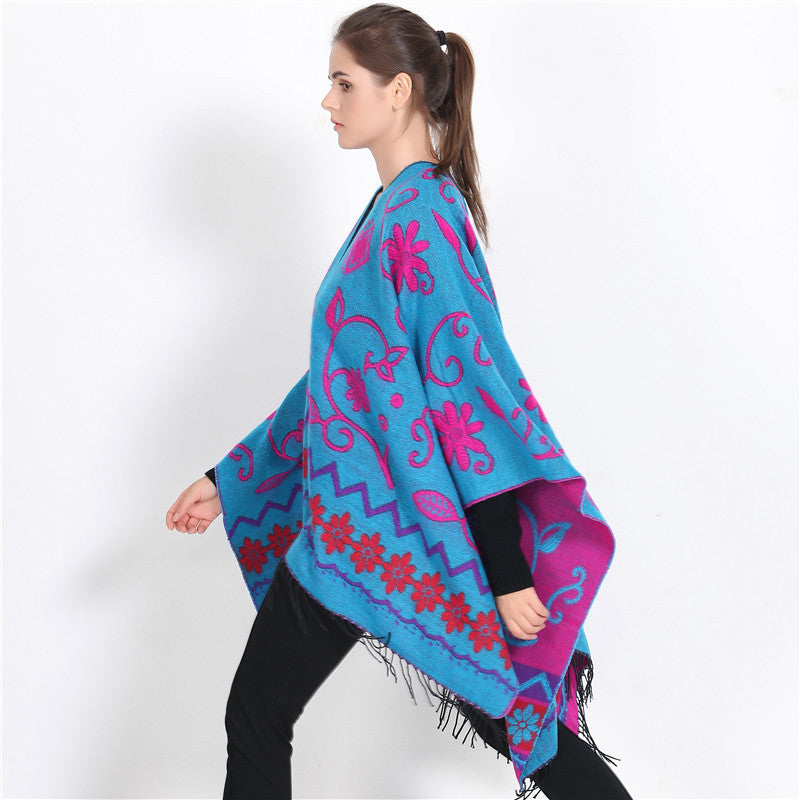 Damen Überwurf‑Ruana mit floraler Jacquard‑Webung und Fransensaum Echo Archiv