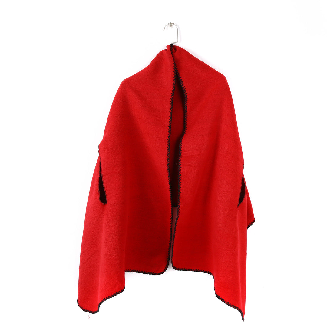Damen Übergroßer Ruana-Poncho mit Armausschnitten und kontrastierender Kettelnaht – Célinea