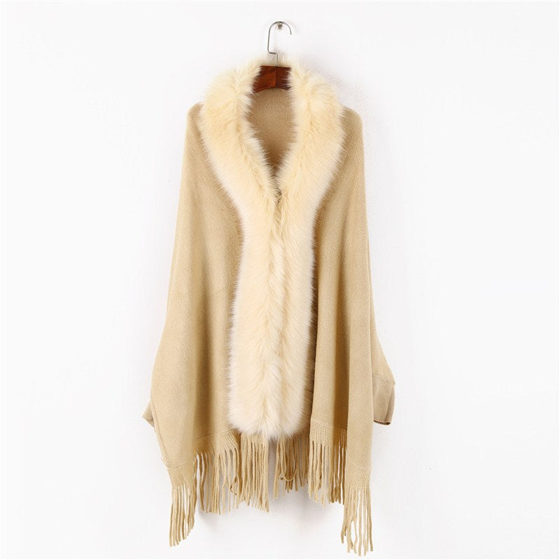 Damen Poncho mit Kunstpelzkragen und Fransen – Avérine