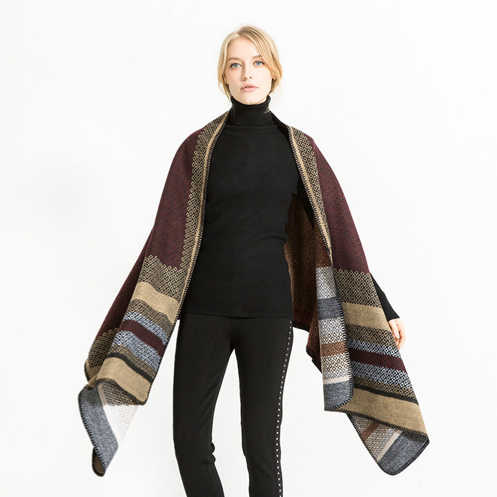 Damen Weicher Jacquard‑Ruana‑Überwurf mit Ethno‑Bordüre und offenem Oversize‑Fall Echo Archiv