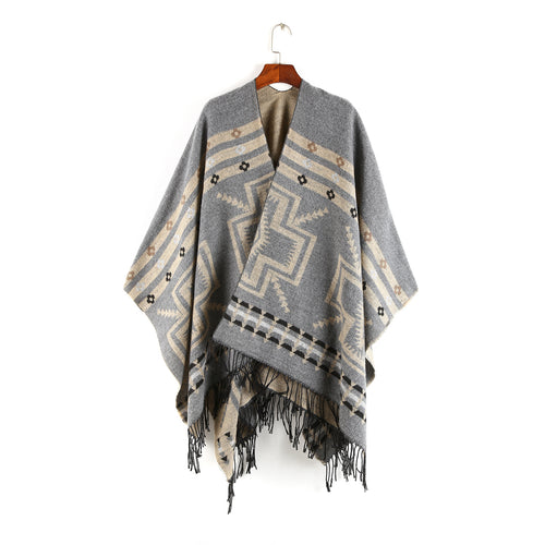 Damen Oversize-Poncho im Ruana-Stil mit Ethno-Jacquard und Fransensaum Echo Archiv