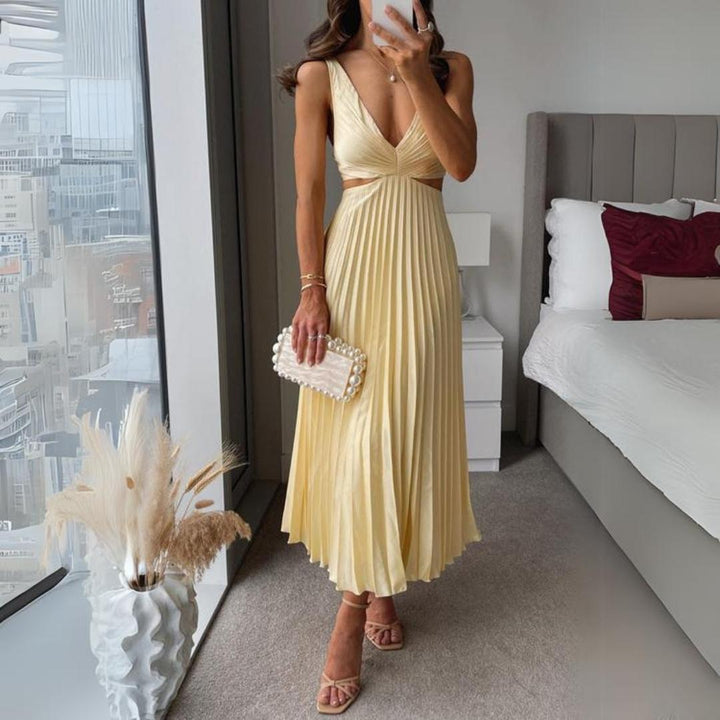 Echoarchiv | Midi Kleid Ärmellos V-Ausschnitt Twist Front & Cut Out Detail Plissierter Rock