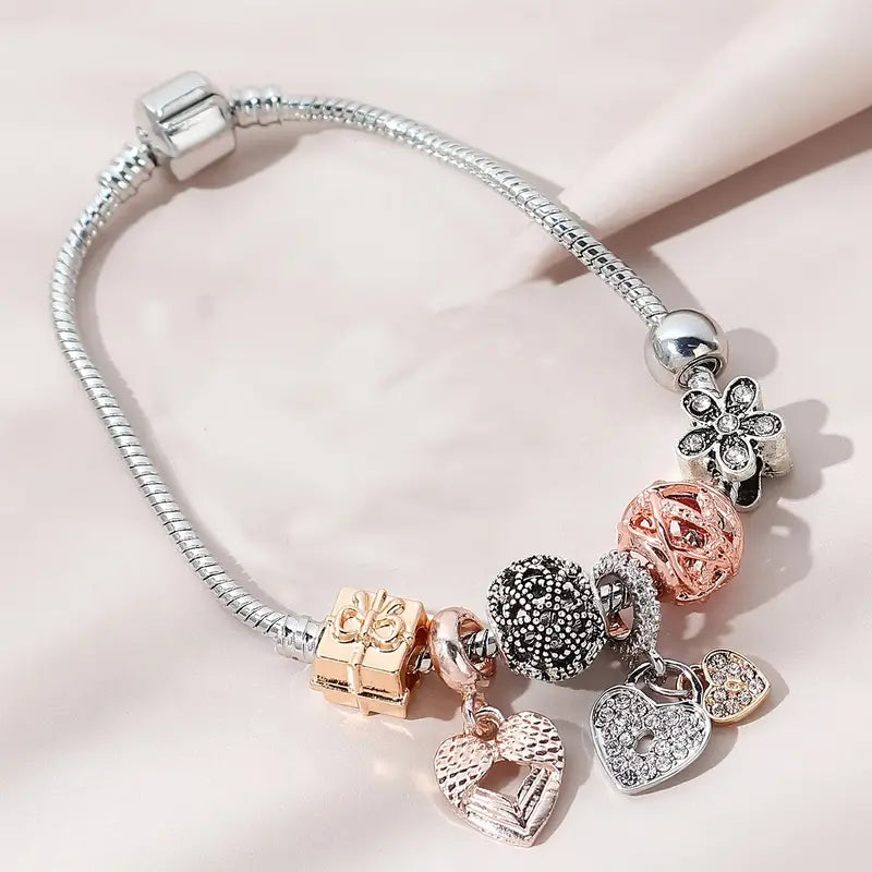 Echoarchiv Modisches Armband mit Strasssteinen und Blumen