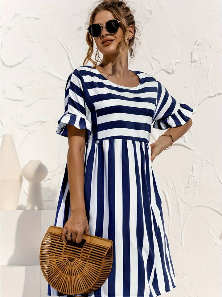 Gestreiftes Kurzes Kleid