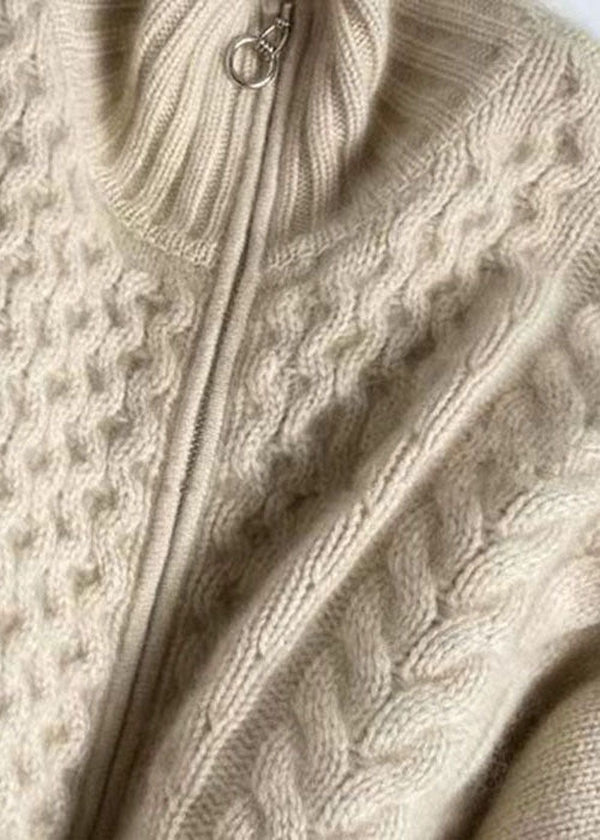 Echoarchiv | Strickjacke mit hohem Halsausschnitt