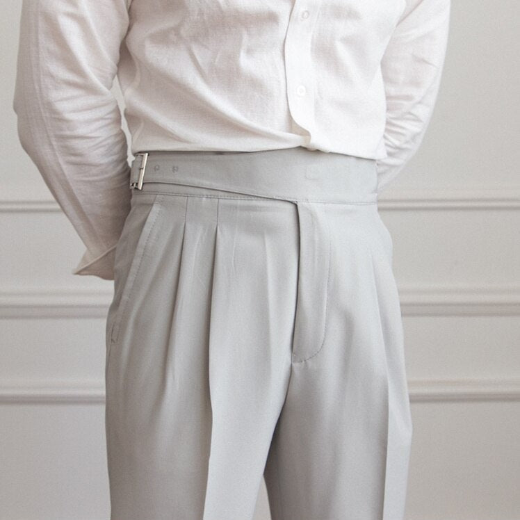 Echoarchiv Classic: Stilvolle Hose mit Schnalle