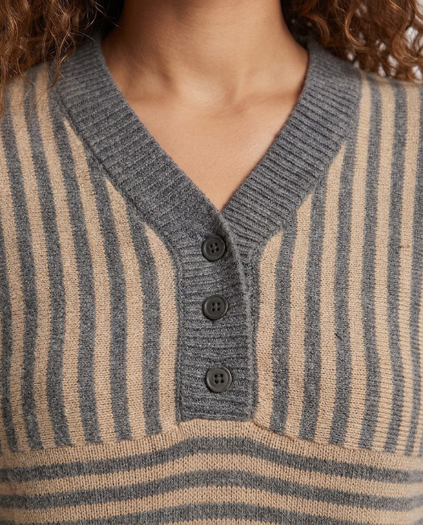 Damen Gestreifter Feinstrickpullover mit V-Ausschnitt, Knopfleiste und Cropped‑Silhouette Echo Archiv
