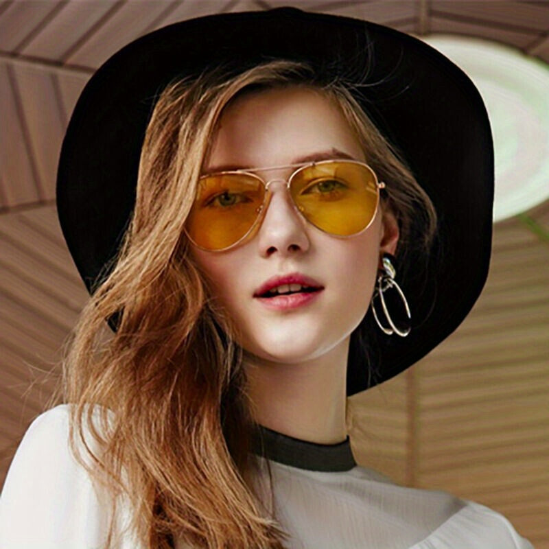 Echoarchiv | Klassische Aviator-Sonnenbrille mit Goldenem Rahmen für Damen