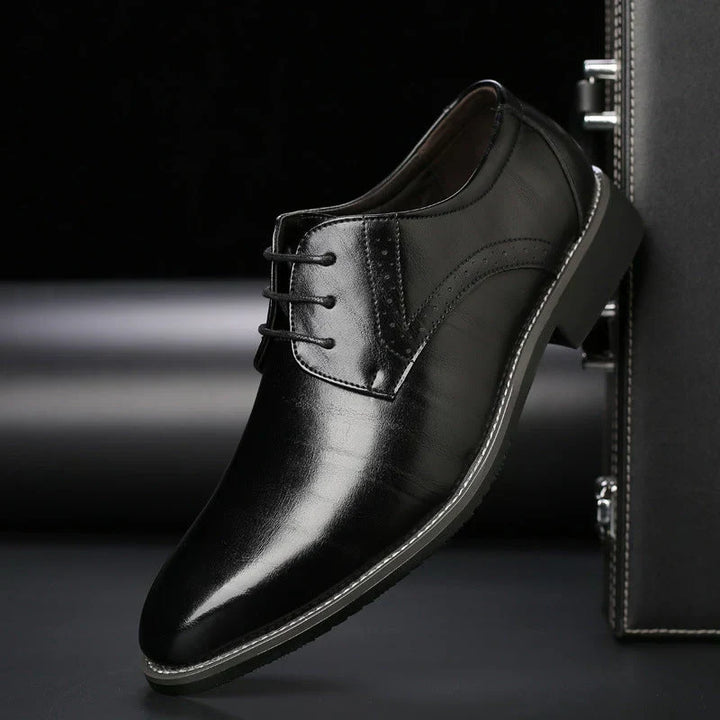 Echoarchiv | Schuhe Anzugschuhe Aus Leder Klassische Passform Brogue Details Schnürung