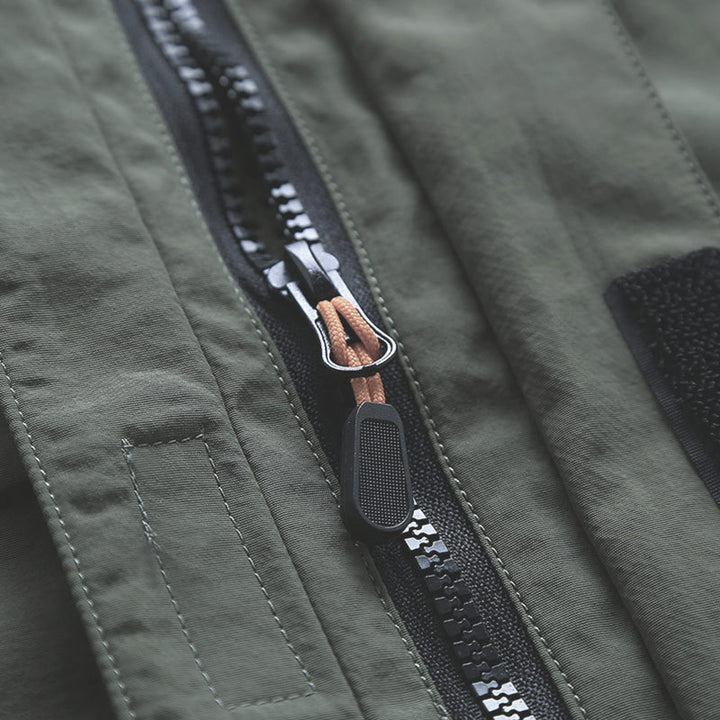 Herren leichte Kapuzen-Utility-Jacke mit Windschutz und Mehrfachtaschen Echoarchiv