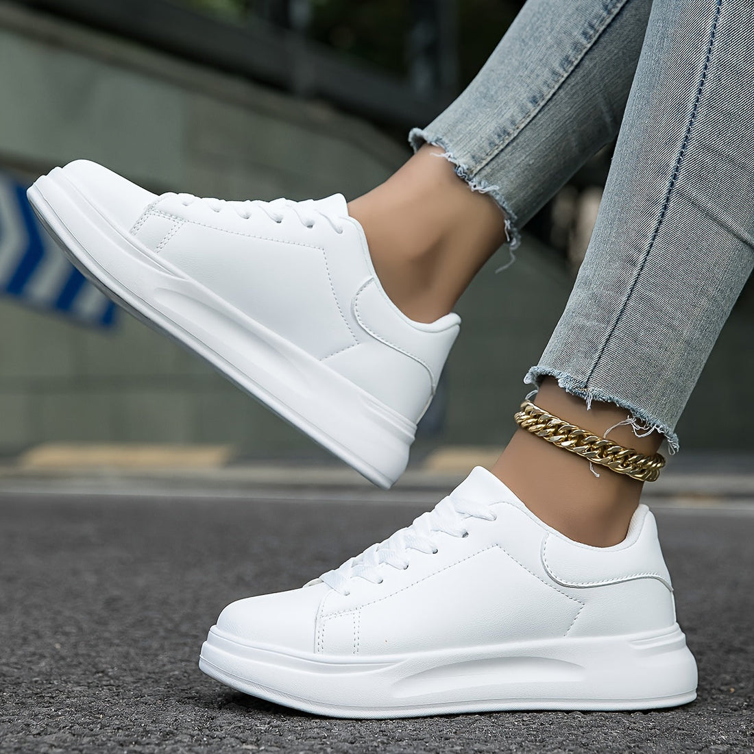 Damen Schnür-Sneaker Weiß mit glatter Oberfläche – Névara