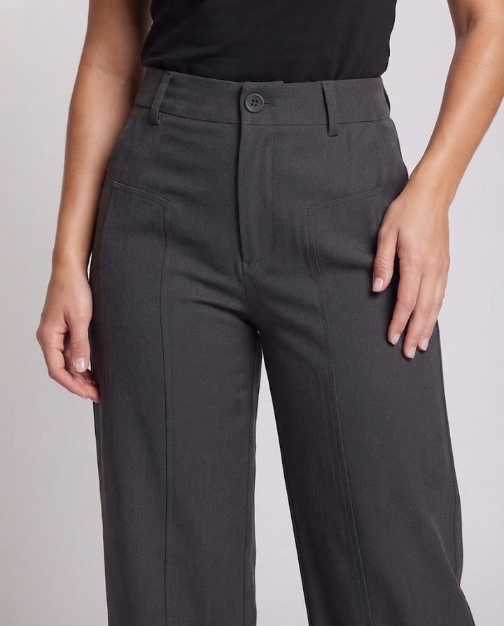 Damen Elegante und weite Hochbundhose Echo Archiv
