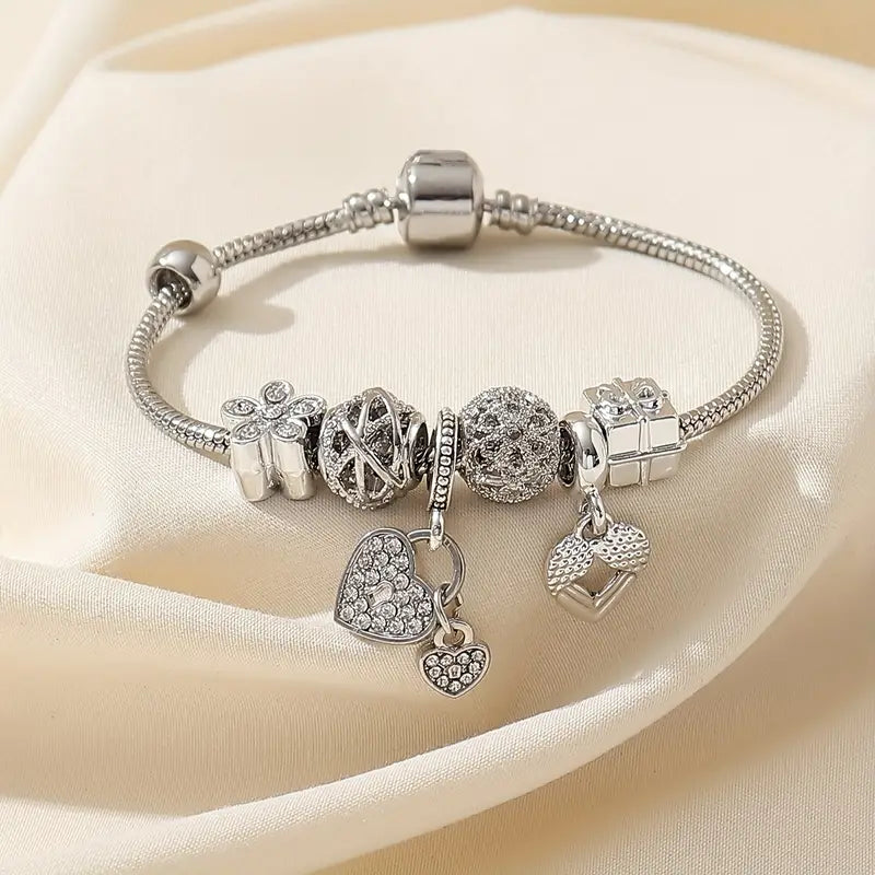 Echoarchiv Modisches Armband mit Strasssteinen und Blumen