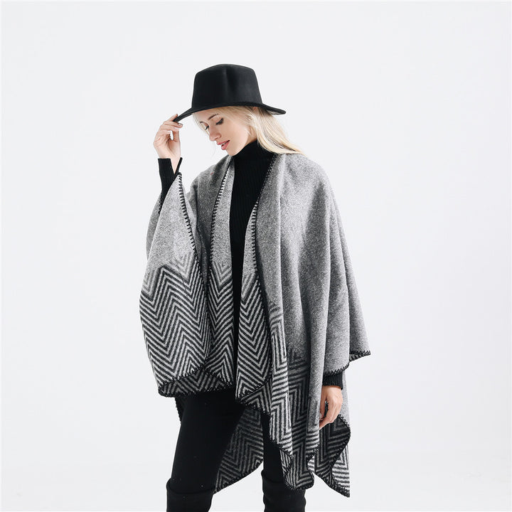 Damen Offener Ruana-Poncho im Oversize mit Chevron-Jacquard und Ziernaht – Célinea