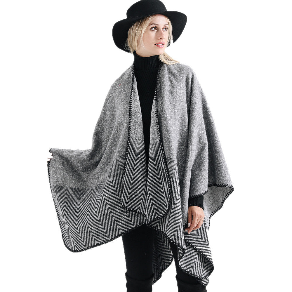 Damen Offener Ruana-Poncho im Oversize mit Chevron-Jacquard und Ziernaht – Célinea