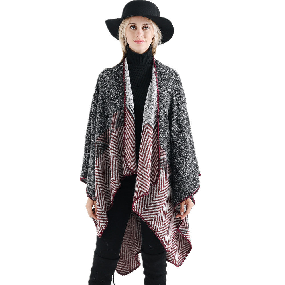 Damen Offener Ruana-Poncho im Oversize mit Chevron-Jacquard und Ziernaht – Célinea