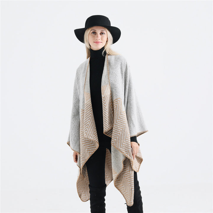 Damen Offener Ruana-Poncho im Oversize mit Chevron-Jacquard und Ziernaht – Célinea