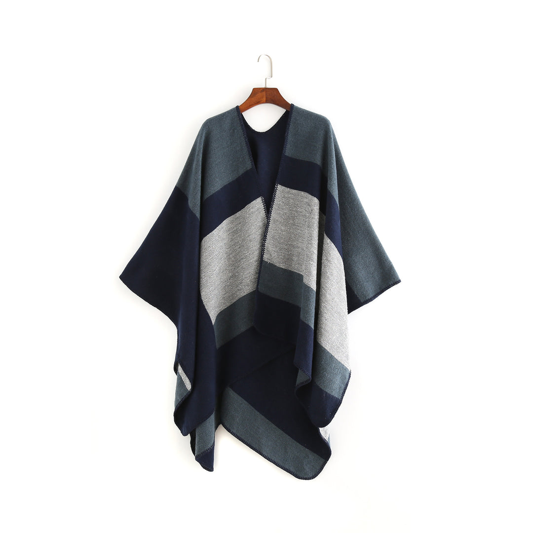 Damen Oversize‑Ruana‑Poncho aus Wollmix mit geometrischem Blockjacquard und V‑Ausschnitt – Veloura