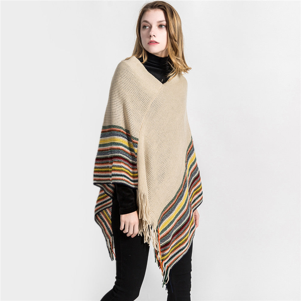 Damen Oversize-Strickruana mit Fransen und gestreifter Bordüre Echo Archiv