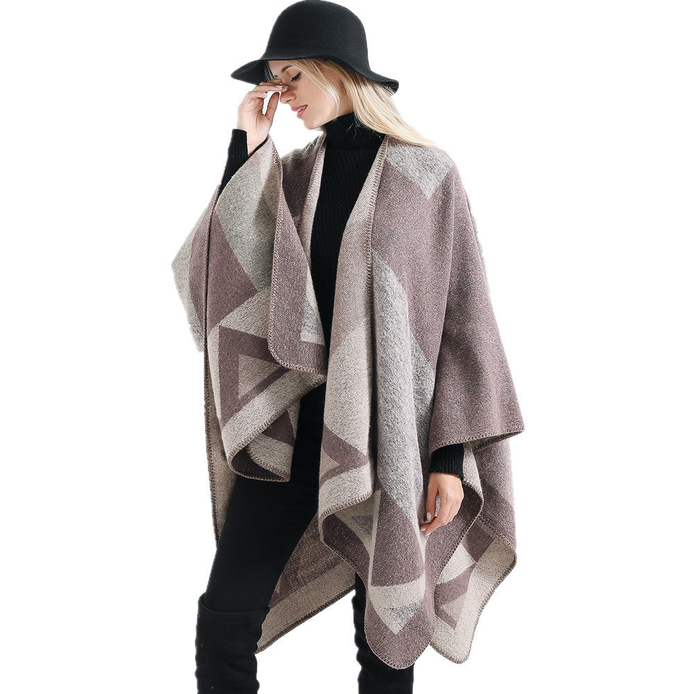 Damen Oversize-Ruana aus Wollmix mit geometrischem Intarsia und offenem Kimono-Fall – Avérine