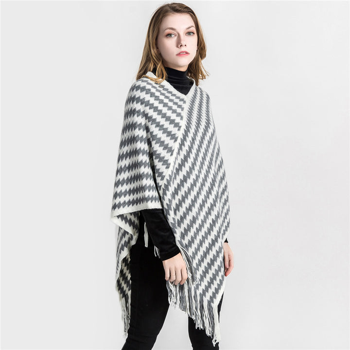 Damen Kaschmir‑Touch Ruana‑Poncho mit Zickzack‑Jacquard und Fransensaum Echo Archiv