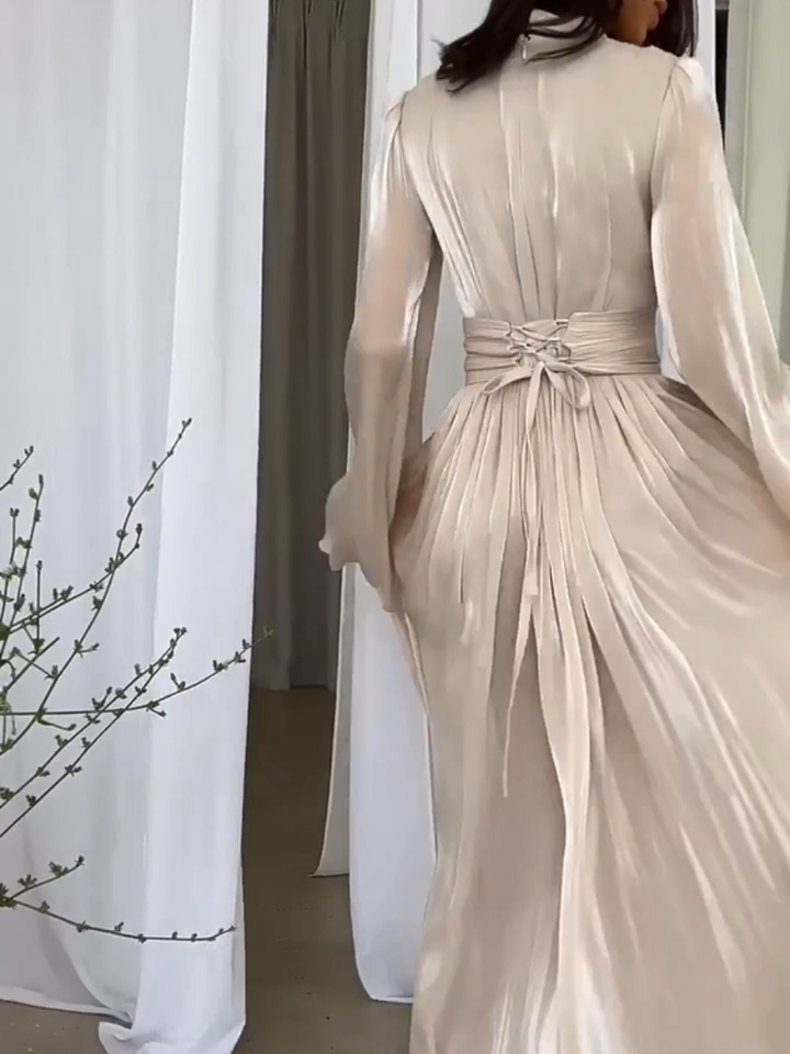 Echoarchiv | Stylisches Maxikleid mit Bindegürtel