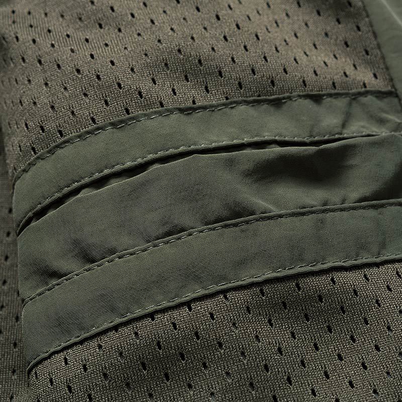 Herren Kapuzen-Softshelljacke mit Mesh-Innenfutter und multifunktionalen Reißverschlusstaschen Echoarchiv