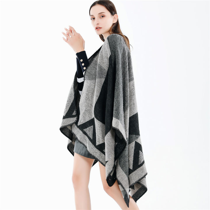 Damen Kastige Wollmix‑Ruana mit geometrischem Patchjacquard und Ziernaht – Célinea