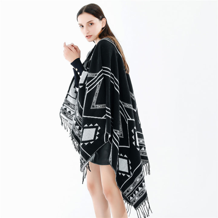 Unisex Ethno-Poncho aus weichem Strick mit Fransen und geometrischem Muster – Taviero