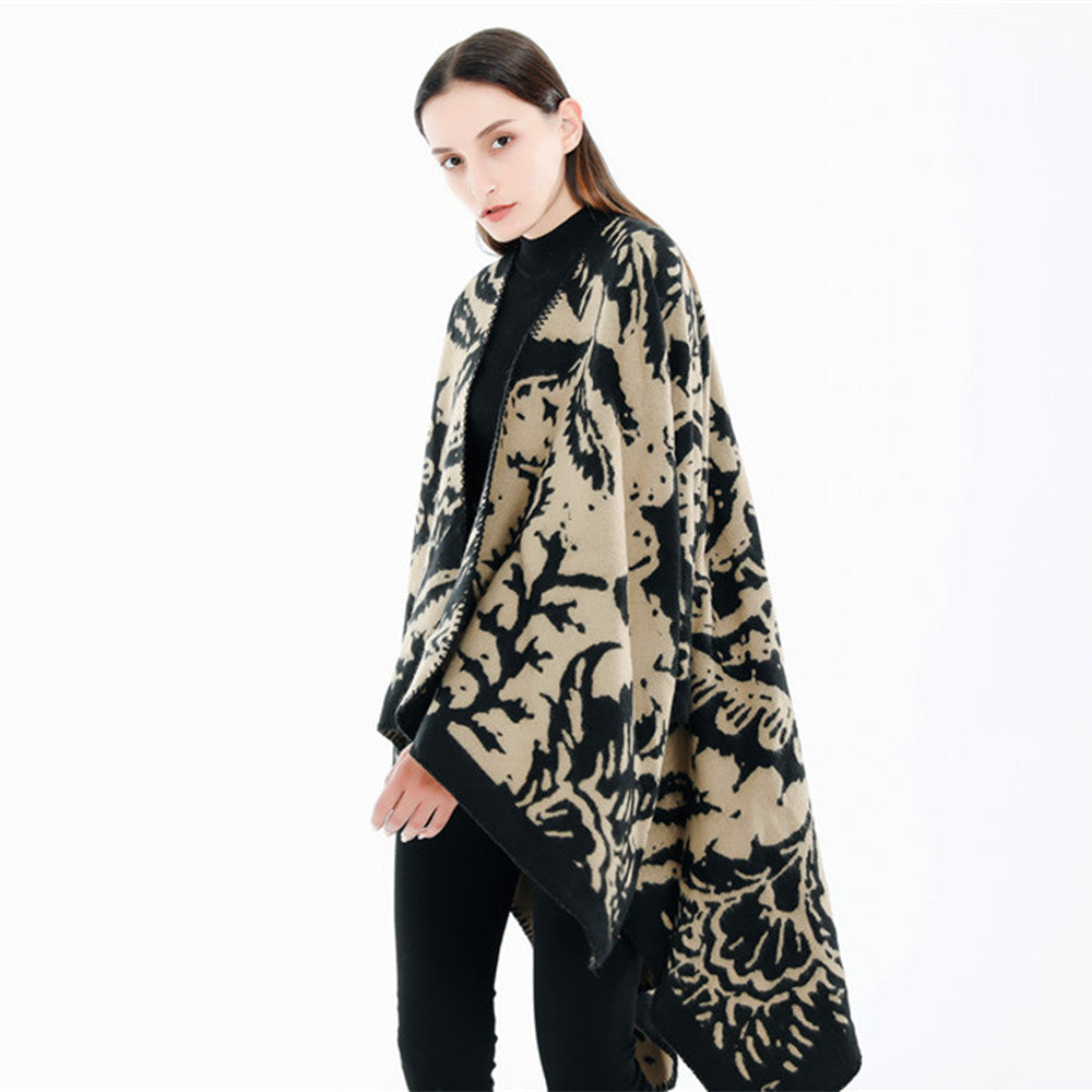 Damen Jacquard‑Ruana‑Überwurf mit floraler Webstruktur und dekorativer Kettelkante – Célinea