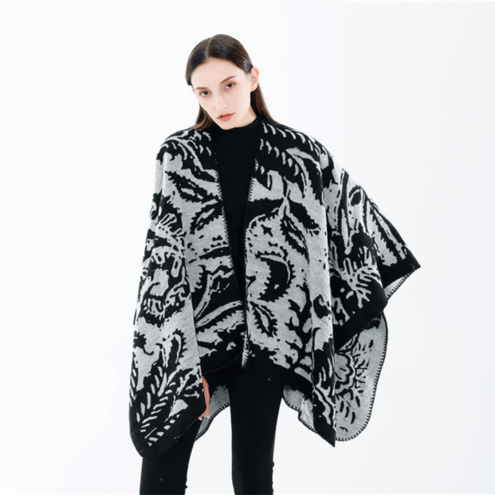 Damen Jacquard‑Ruana‑Überwurf mit floraler Webstruktur und dekorativer Kettelkante – Célinea