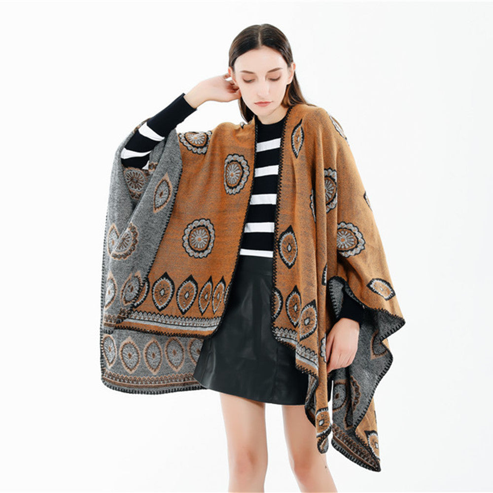 Damen Oversize-Ruana mit gewebtem Medaillon‑Jacquard und offenem Kimono‑Fall Echo Archiv