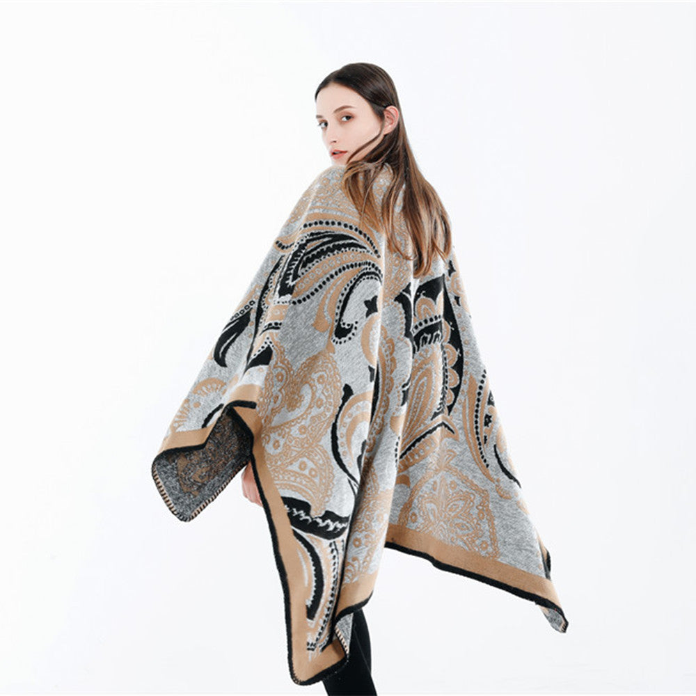 Damen Oversize-Ruana-Überwurf mit Paisley-Jacquard und Zierstichkante – Célinea