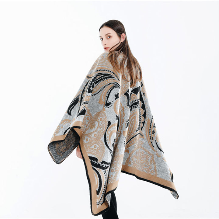 Damen Oversize-Ruana-Überwurf mit Paisley-Jacquard und Zierstichkante – Célinea