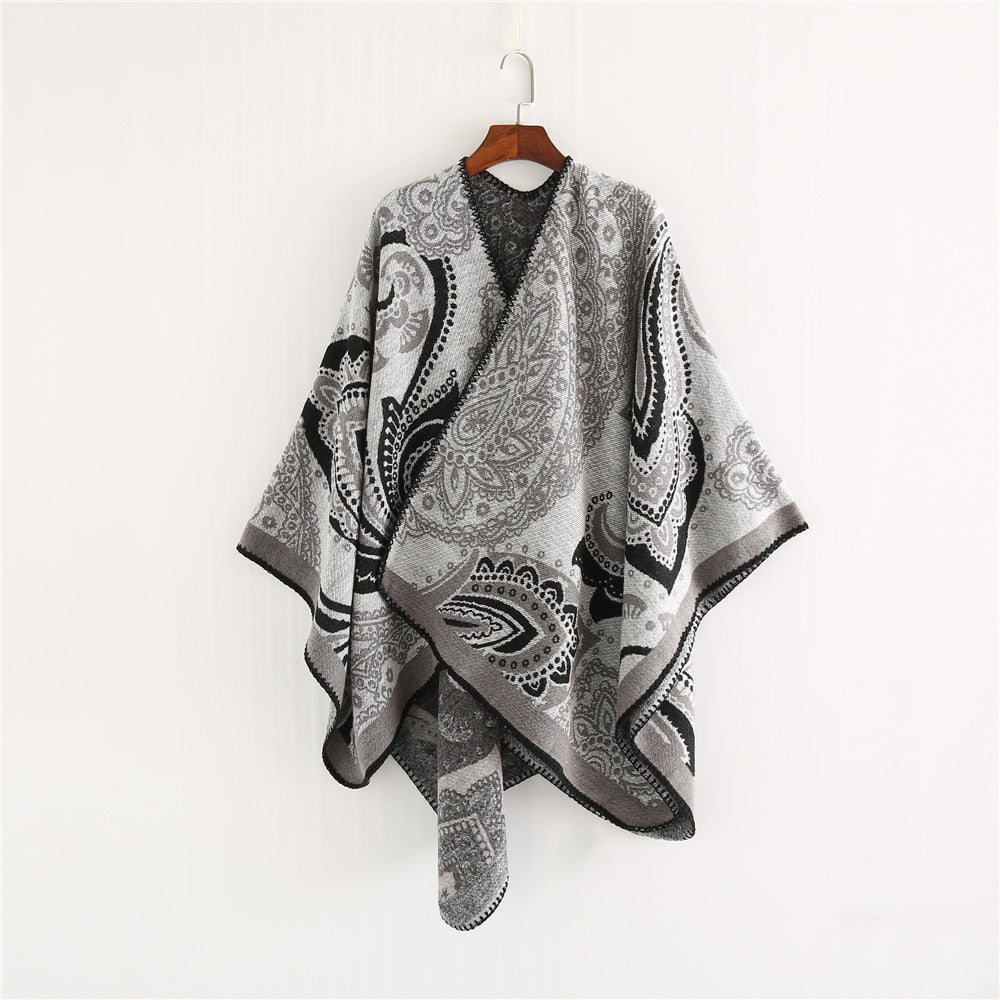 Damen Oversize-Ruana-Überwurf mit Paisley-Jacquard und Zierstichkante – Célinea