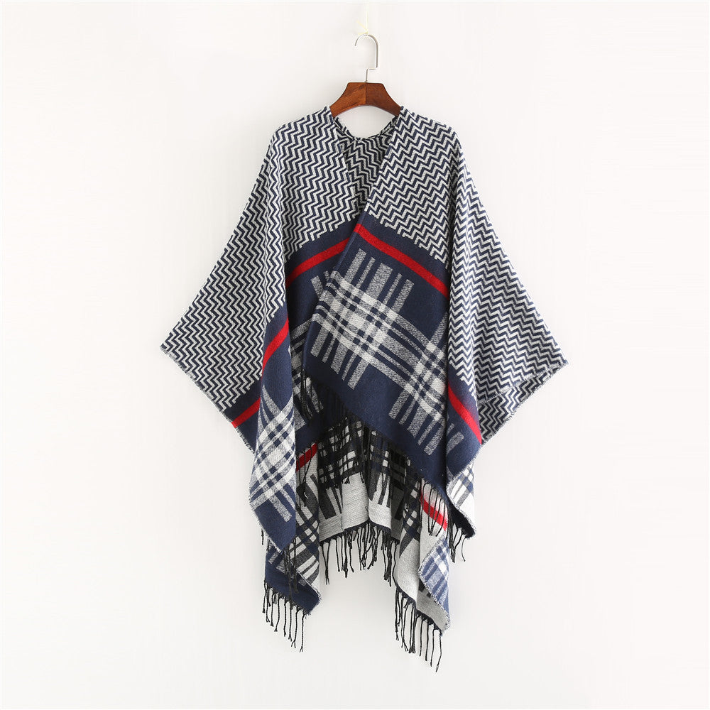 Damen Oversize-Umhangponcho aus Wollmix mit Karomuster, Zickzackjacquard und Fransensaum – Célinea