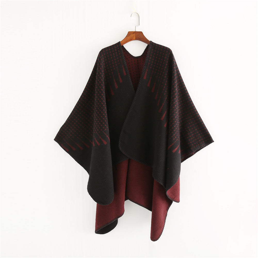 Damen Doppelter Wollmix-Umhang mit reversiblem Jacquard und kastiger Ruana-Silhouette – Montévia
